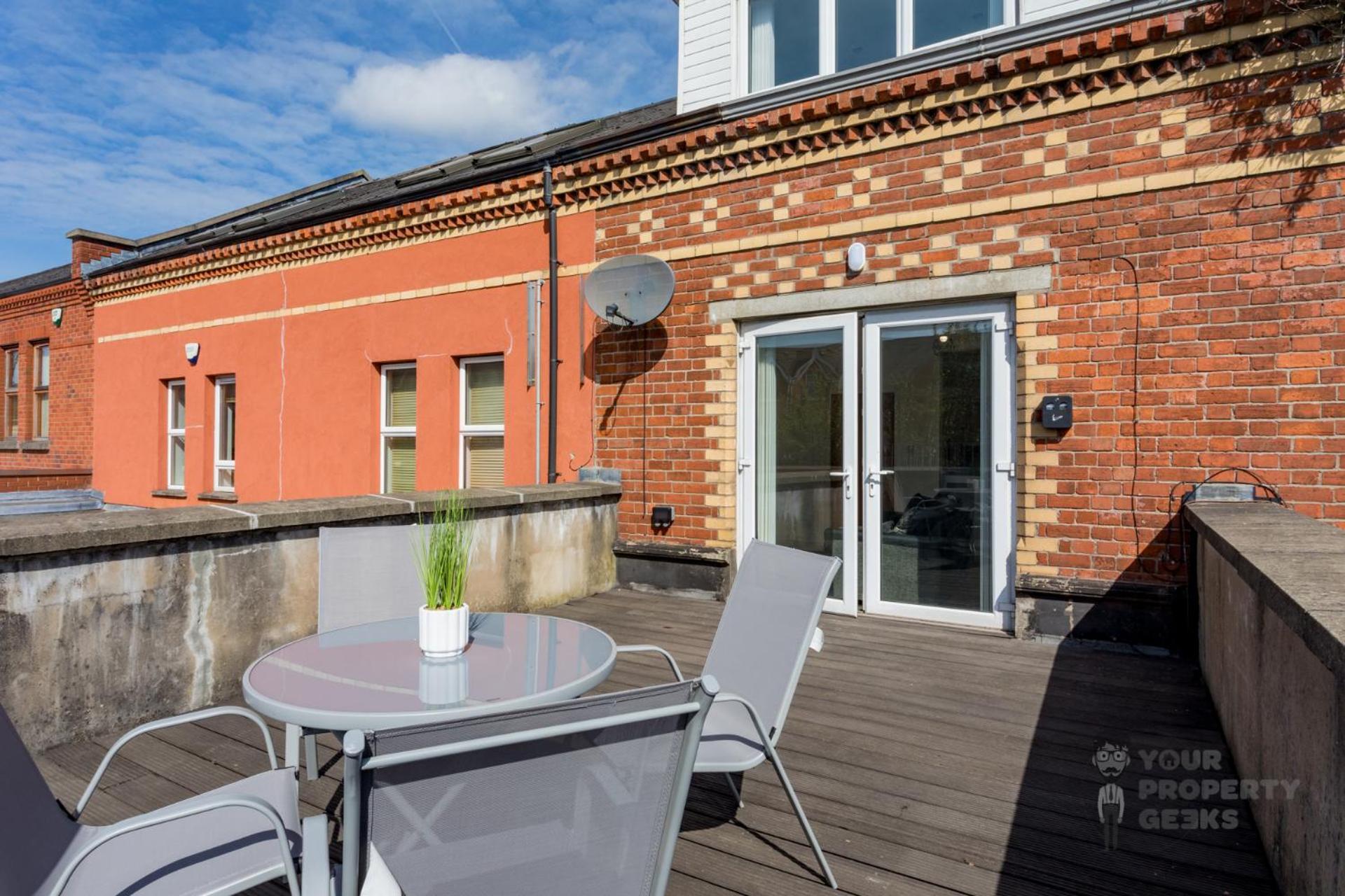 Attic Style 2 Bed Duplex Apartment With Rooftop Patio Belfast Zewnętrze zdjęcie