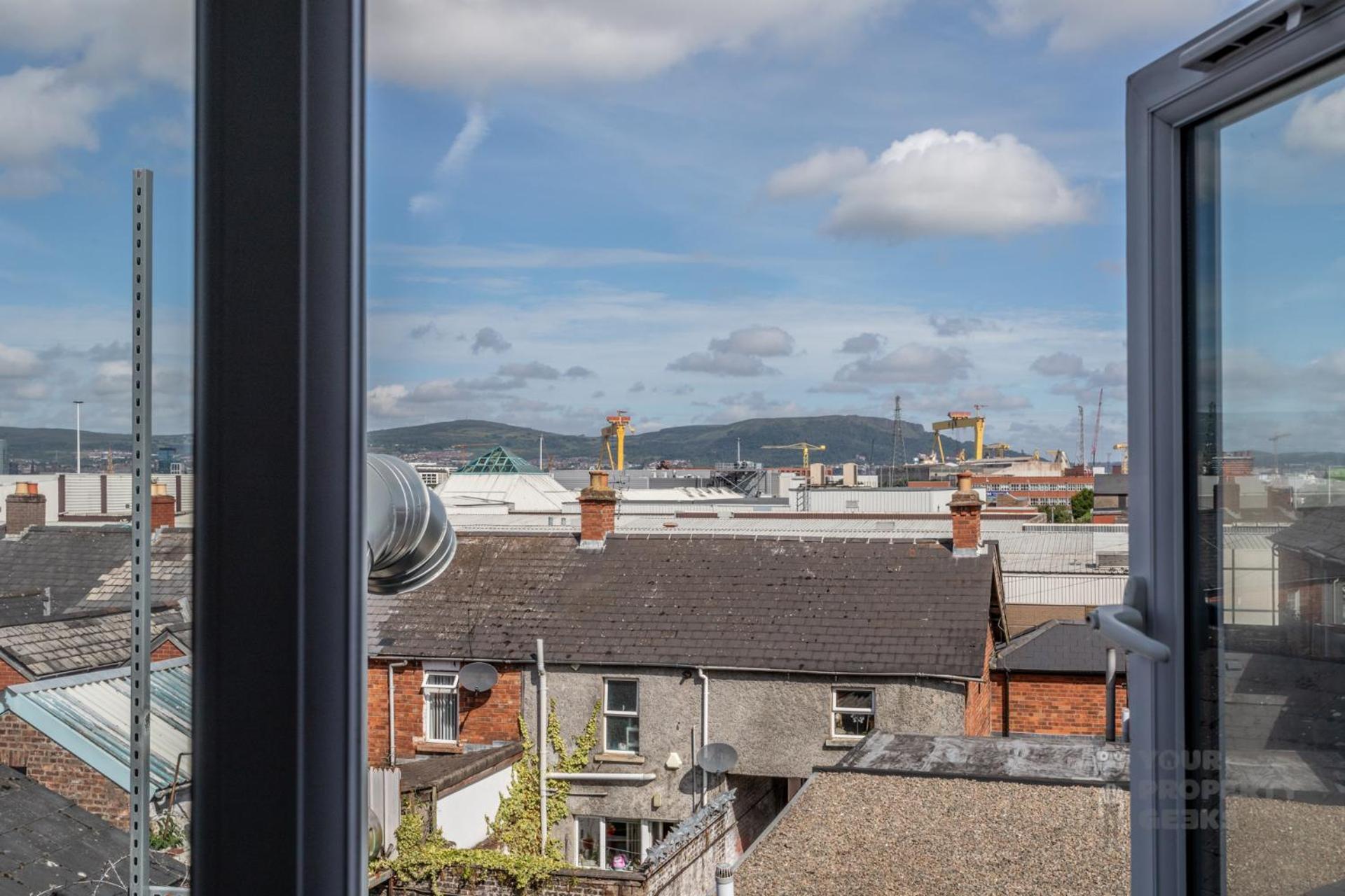 Attic Style 2 Bed Duplex Apartment With Rooftop Patio Belfast Zewnętrze zdjęcie